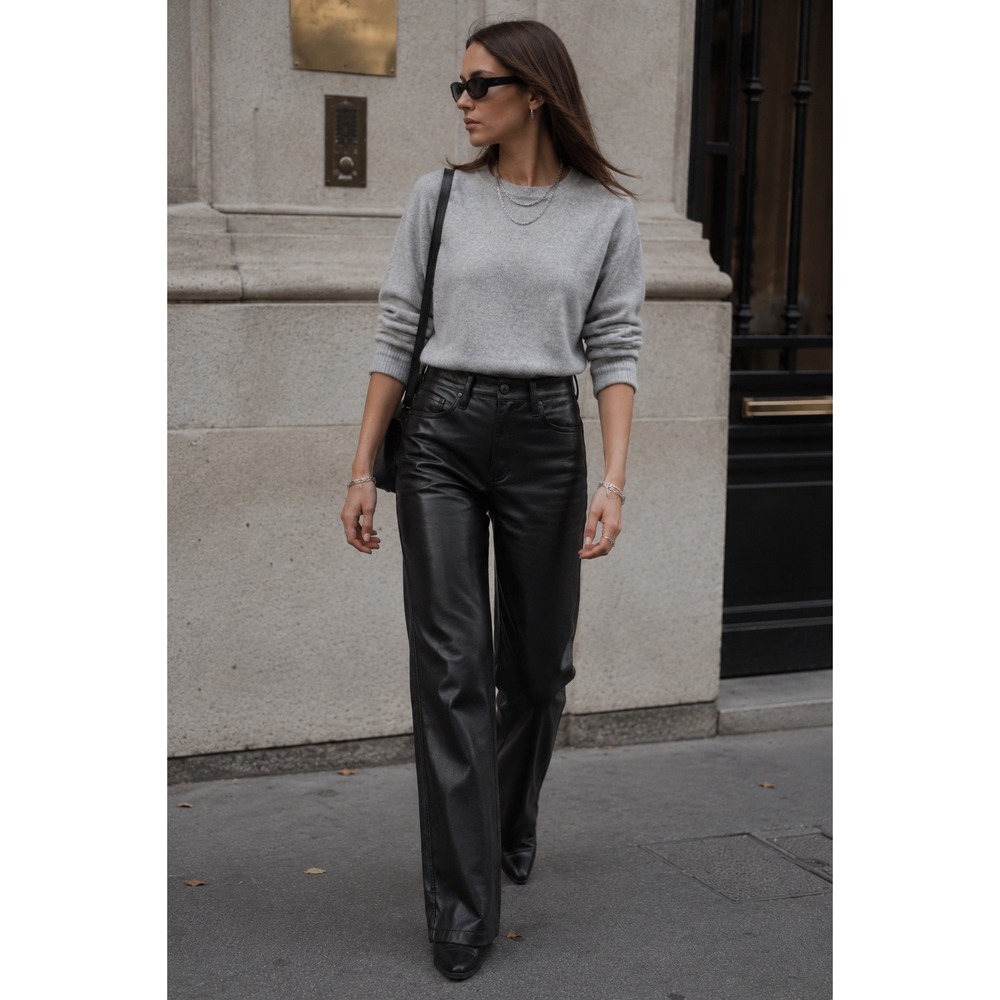 Abercrombie & Fitch Curve Love 90s Straight Ultra High Rise Vegan Leather 25/0